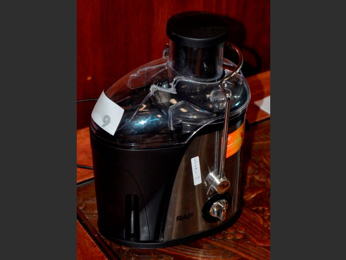 RAF JUICER [Switches on, untested further, lid cracked]