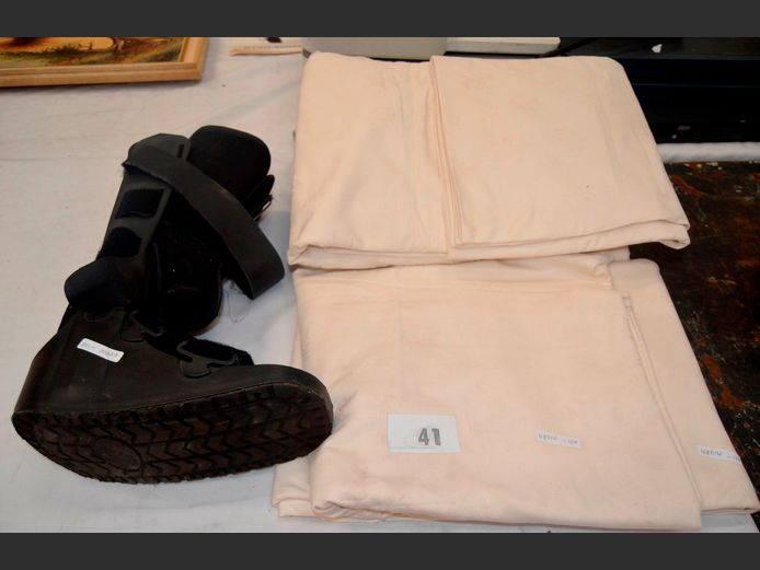 MOON BOOT, TABLECLOTHS, etc