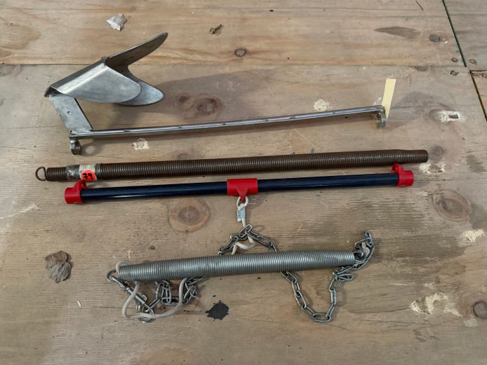 Stainless steel boat anchor and loose springs
