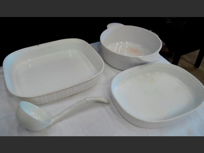 CORNINGWARE OVEN DISHES & SOUP LADLE