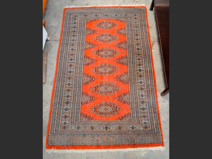 BURGUNDY, BLACK & BEIGE PERSIAN RUG, 160 x 100cm [Needs a clean]