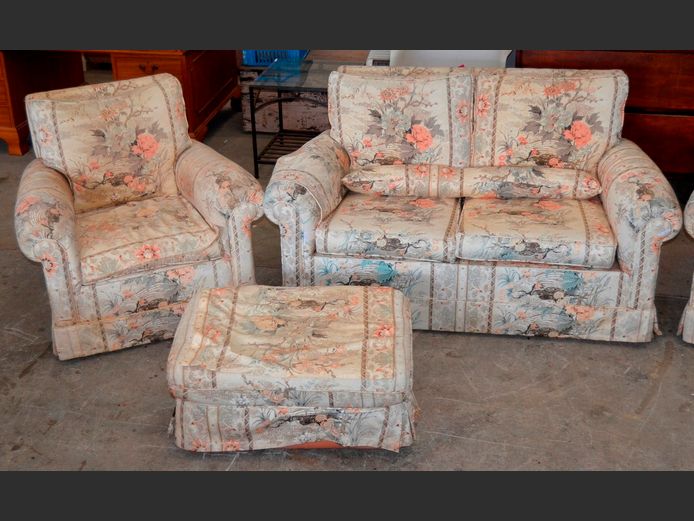 FLORAL UPHOLSTERED 2-SEATER COUCH WITH MATCHING ARMCHAIR & OTTOMAN [Needs recovering]