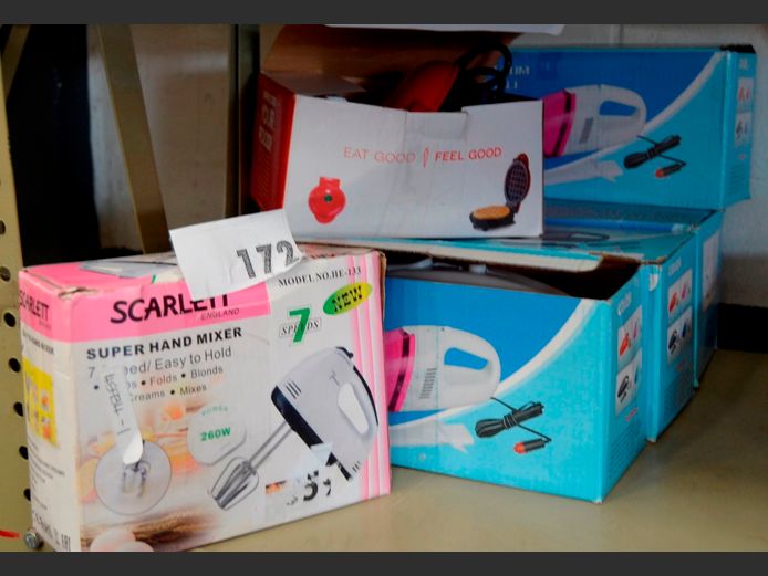 LOT: 4 x PORTABLE VACUUM CLEANERS, HAND MIXER, MINI WAFFLE MAKER & A RECHARGEABLE FAN [Untested]