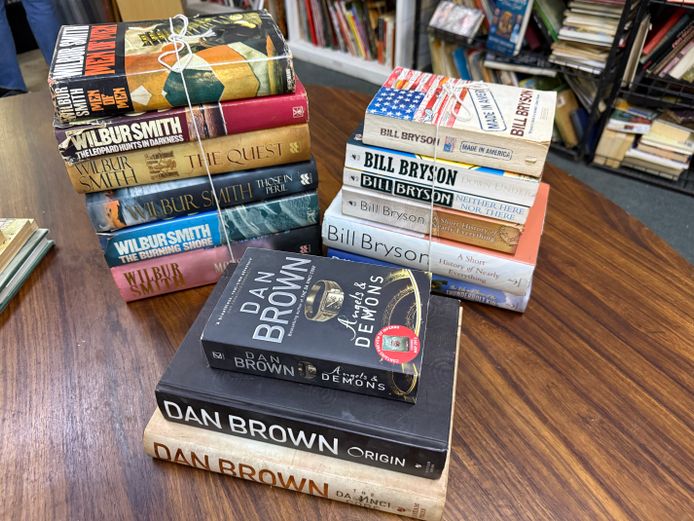 Collections of Wilbur Smith + Dan Brown + Bill Bryson 