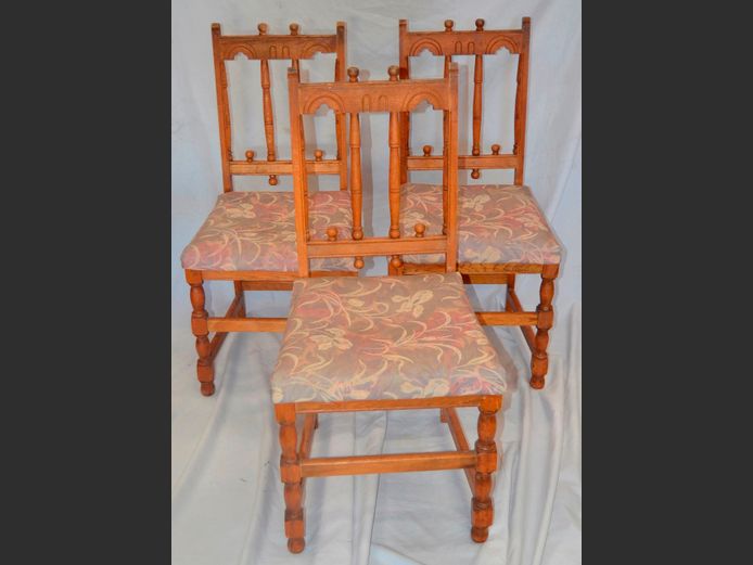 SET OF 3 OAK DINING CHAIRS