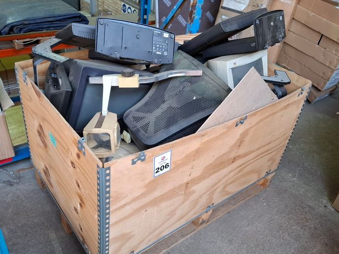 lot old screens, monitors etc