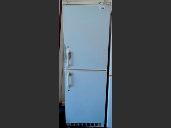 DEFY FRIDGE FREEZER [Dead, damaged] [#: 424446176]