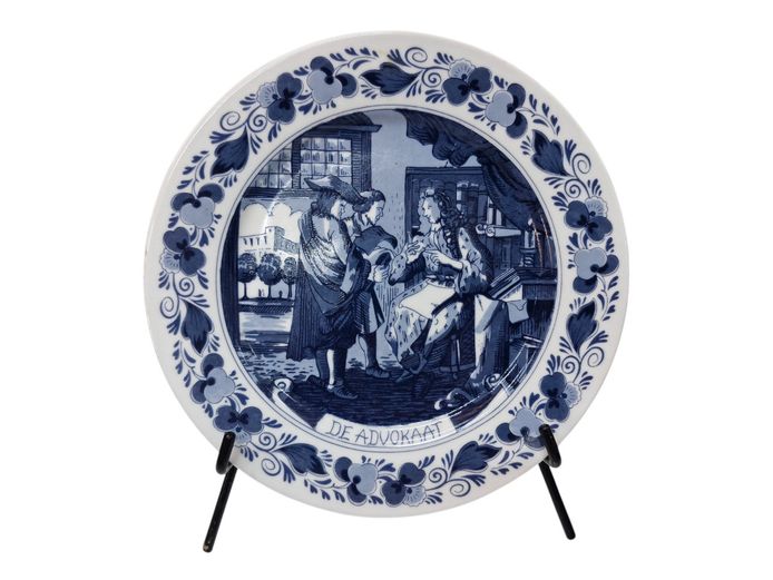 Delft Holland "De Advokaat" Tradtional Ceramic Wall Plate