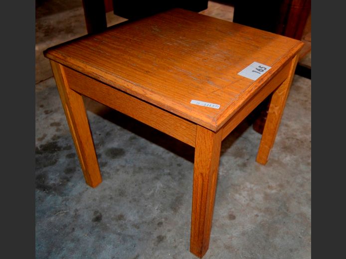 OAK SIDE TABLE, 40 x 40 x 40cm
