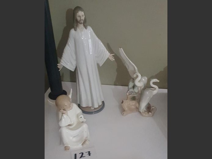 LLADRO CERAMIC FIGURINES [Chipped]