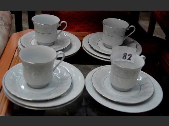 CROWN MING CAKE PLATES & CUPS & SAUCERS [15 Pieces)