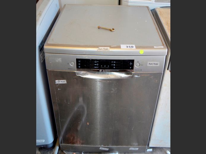 BOSCH SERIE 4 STAINLESS STEEL FRONT DISHWASHER [Switches on]