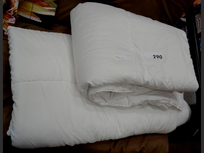 LOT: 2 x SINGLE DUVET INNERS