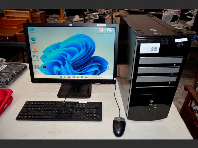 GIGABYTE i3, 4th GENERATION PC WITH HP 22" LCD MONITOR, KEYBOARD & MOUSE [4GB RAM, 1TB HDD & WINDOWS 11] [Working]