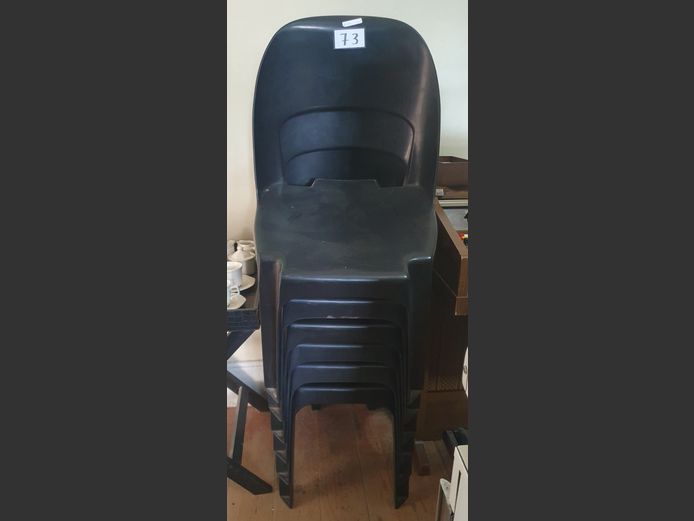 SET OF 6 BLACK PLASTIC PATIO CHAIRS