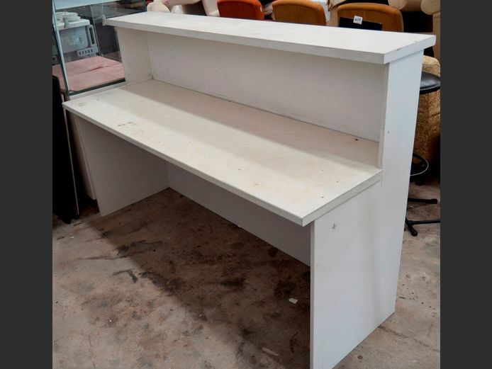 WHITE RECEPTION COUNTER, 180 x 64 x 119cm