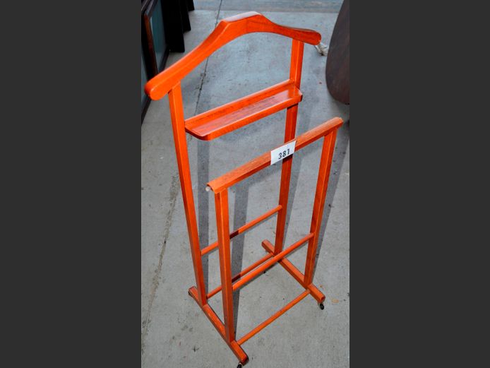 STAINED PINE DUMB VALET, 35 x 32 x 100cm