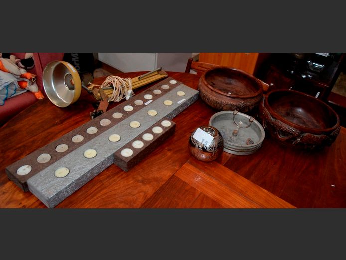 WOODEN BOWLS, VINTAGE ADJUSTABLE DESK LAMP, TEA LIGHT CANDLE HOLDERS, etc