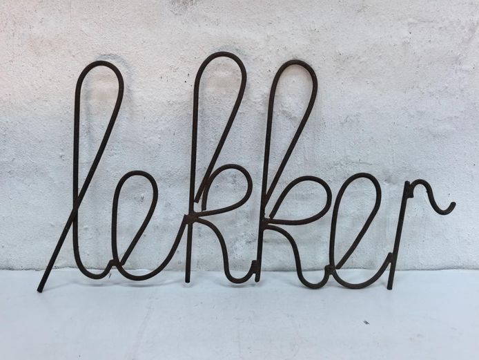 Rustic Metal Wire "Lekker" Cursive Word Wall Art Sign