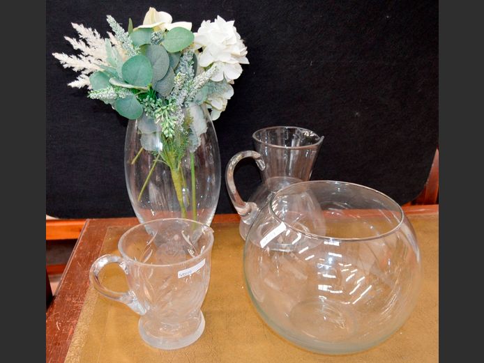 GLASS VASE WITH EVERLASTING FLOWERS, PITCHER, etc