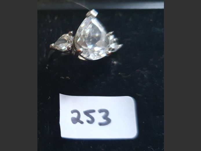 SILVER DRESS RING WITH CLEAR STONES