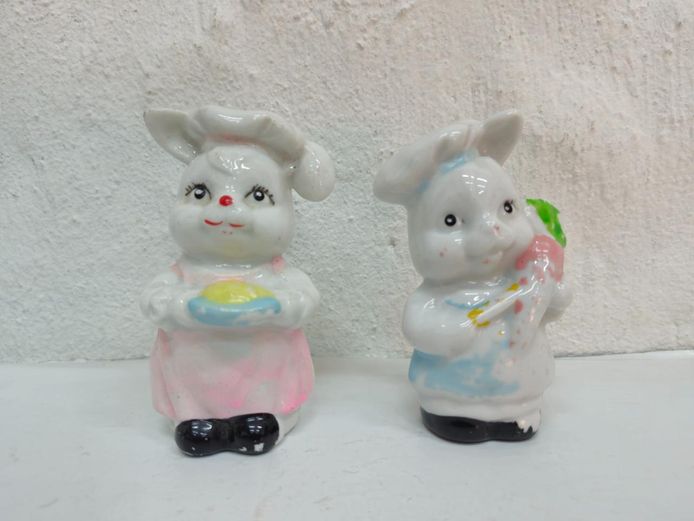 Ceramic Chef Bunny Salt and Pepper Shakers Set