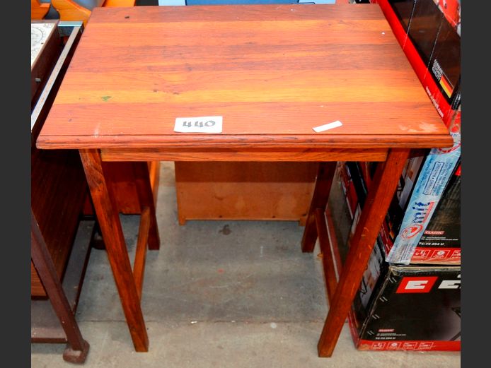 OAK OCCASIONAL TABLE, 61 x 45 x 73cm