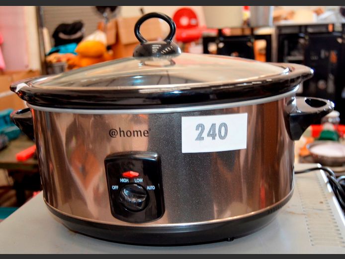 @HOME SLOW COOKER [Switches on]