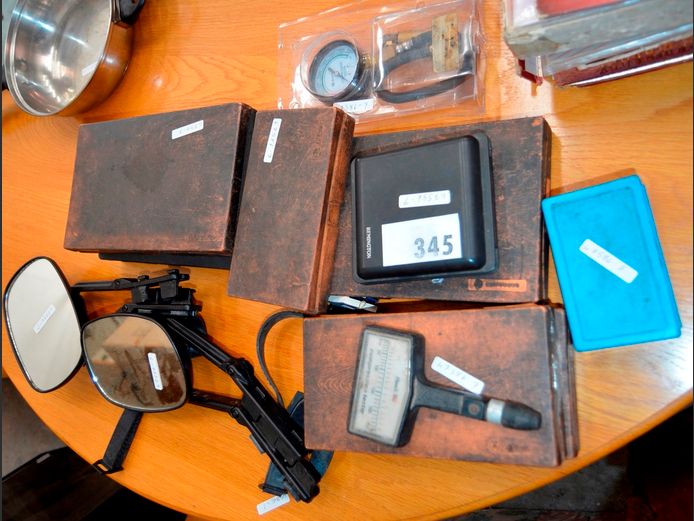 LOT: VINTAGE MICROMETERS & 2 x CAR MIRRORS