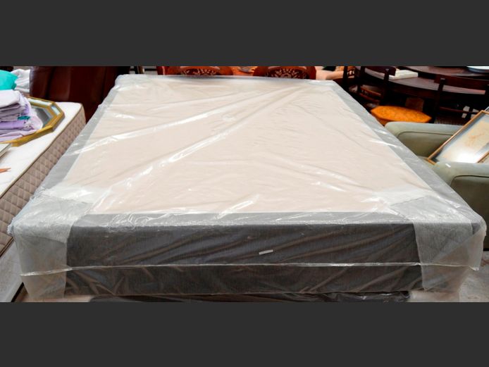 QUEEN SIZE BED BASE [No mattress]