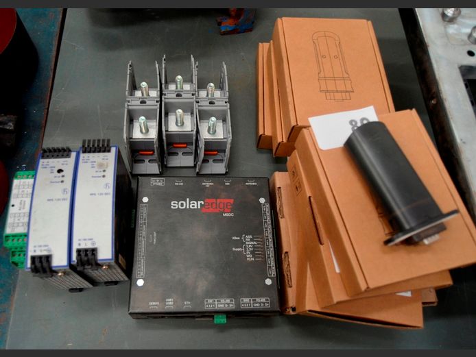 LOT: WI-FI COMMUNICATION MODULES, etc [Untested]