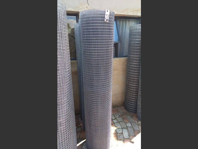 1.8m high galvanised mesh 25mmx13mm hole 1.6mm thick combined length 37m