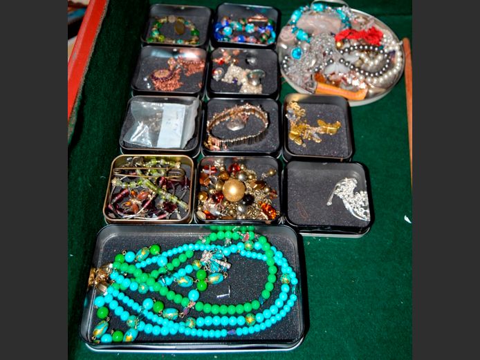 ASSORTED COSTUME JEWELLERY