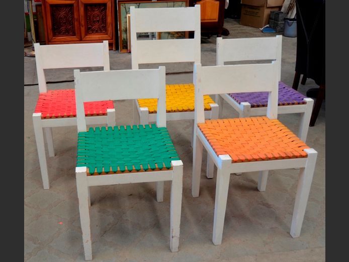 SET OF 5 WHITE PAINTED CHAIRS WITH WOVEN ROPE SEATS