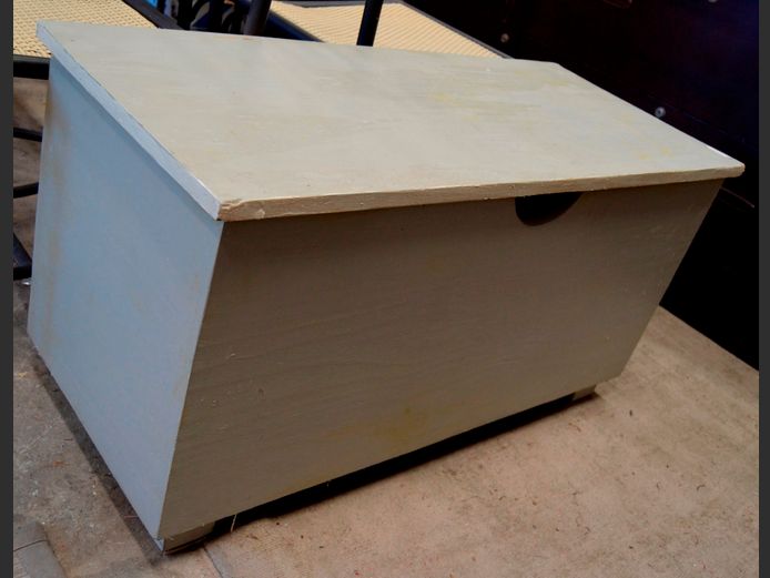 GREY PAINTED KIST, 94 x 42 x 49cm