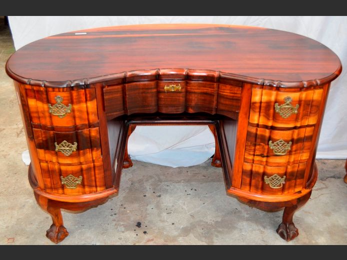 BLACKWOOD 7-DRAWER KIDNEY SHAPED DESK, 122 x 64 x 74cm