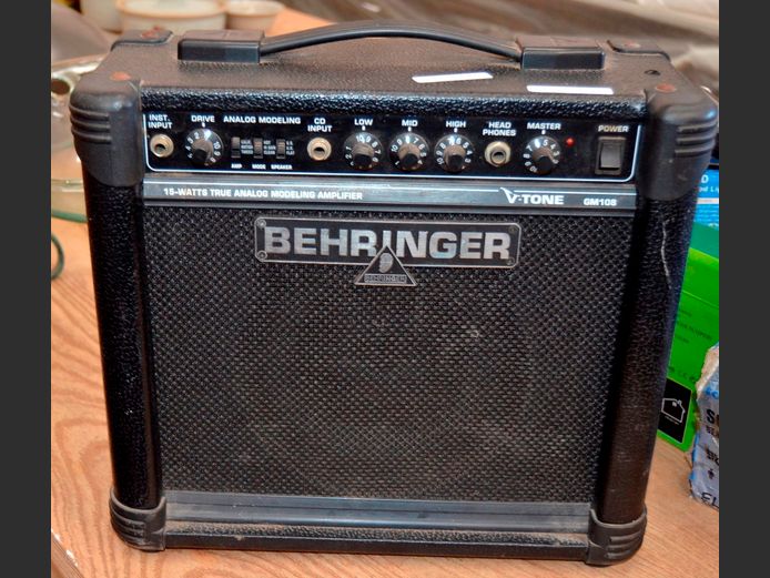 BEHRINGER AMPLIFIED GUITAR SPEAKER, 35 x 16 x 31.5cm [Switches on, untested further]