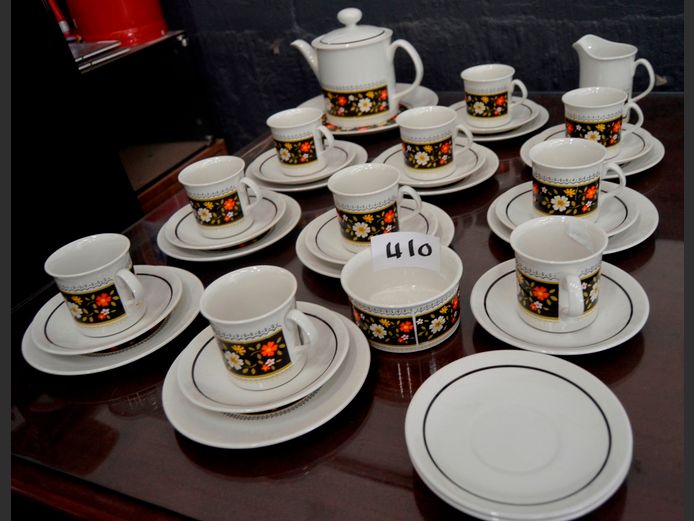 RIDGWAY IRONSTONE BLACK & WHITE FLORAL PATTERNED 36-PIECE PART TEA SERVICE