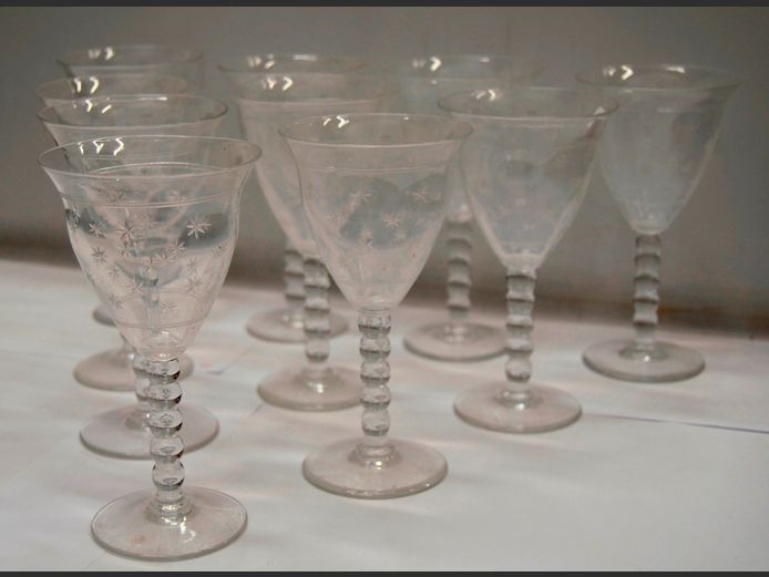 SET OF 10 CRYSTAL WINE GLASSES [Some are milky]