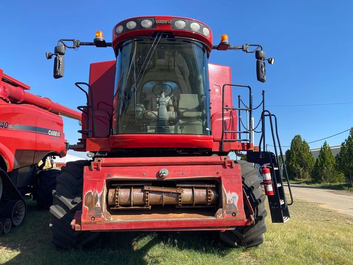 CASE IH 8230 COMBINE