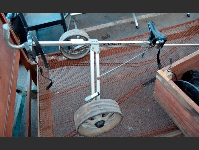 HEREWHITE GOLF TROLLEY