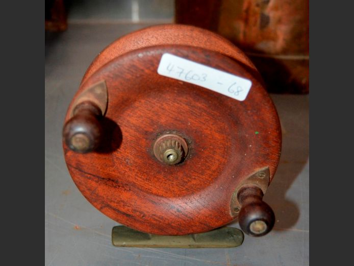VINTAGE TEAK & BRASS FLY FISHING REEL