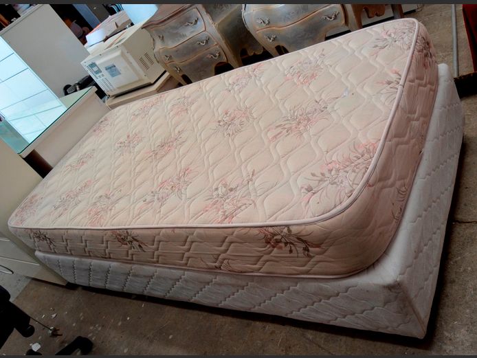 SINGLE BED BASE & MATTRESS SET