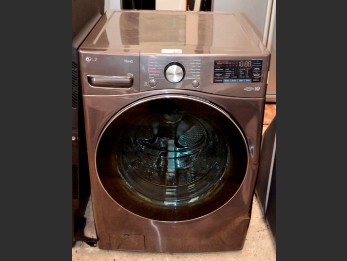 LG THINQ METALLIC FINISH 21kg FRONT LOADING WASHING MACHINE [Switches on, Untested further, door damaged, dented]