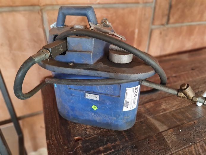 AIR TEST PUMP