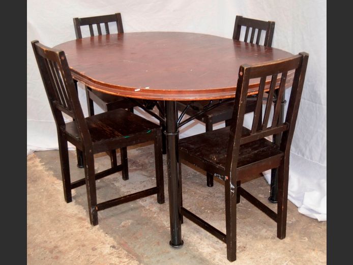 MAHOGANY & METAL OVAL DINING TABLE WITH 4 CHAIRS, 160 x 110 x 78cm