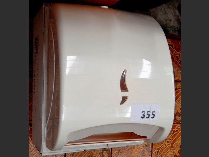 HAND TOWEL DISPENSER