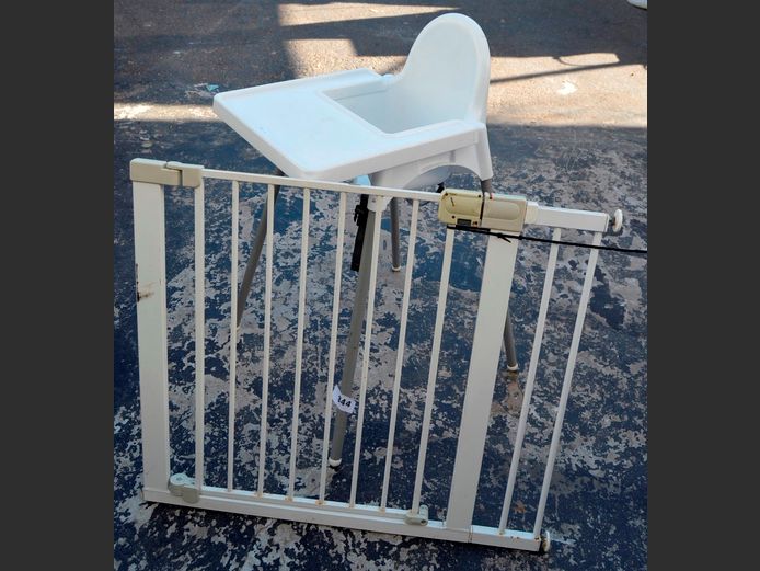HIGH CHAIR & BABY SAFETY GATE