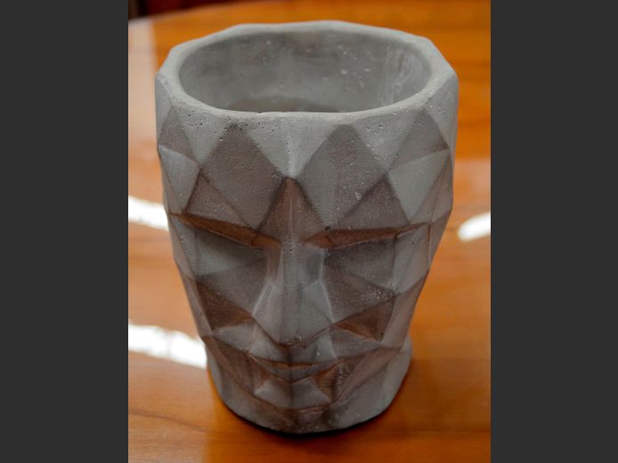 PRICE & SONS CONCRETE "FACE" PLANTER, 17 x 15 x 18.5cm