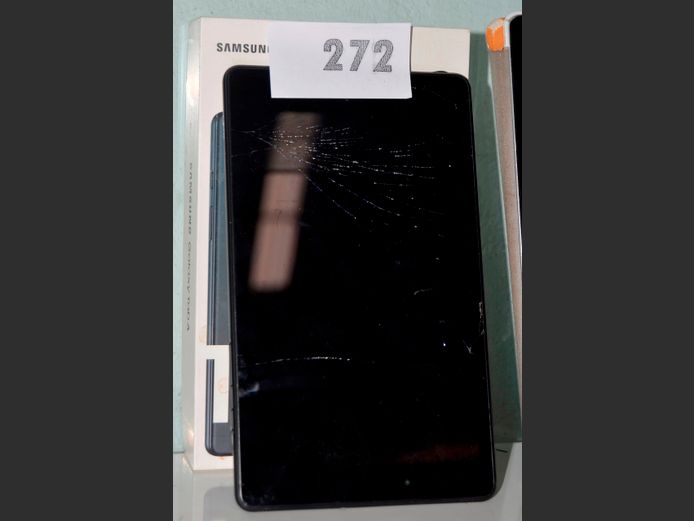 SAMSUNG TABLET [Cracked, Untested, no charger]